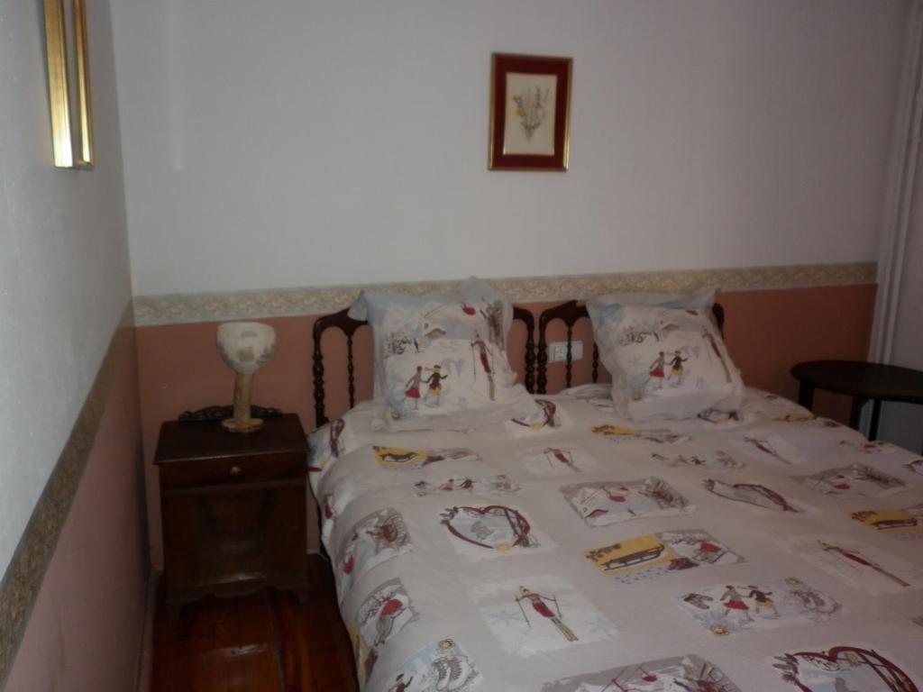 ホテルFonda Cerdanya プッチェルダー 部屋 写真
